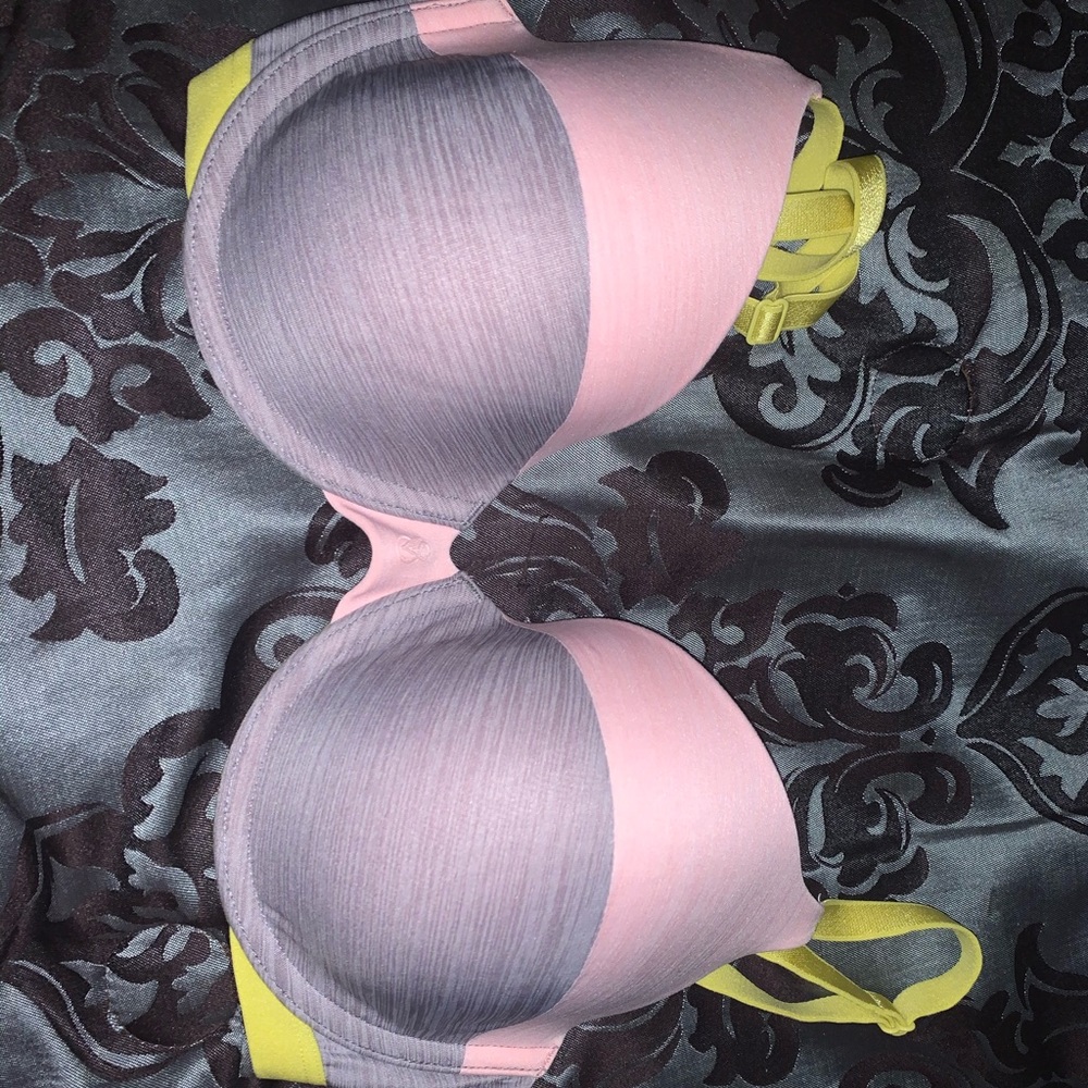 This is a Victoria Secret 32DD